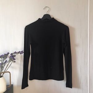 DYNAMITE Black Basic Turtleneck Sweater Top